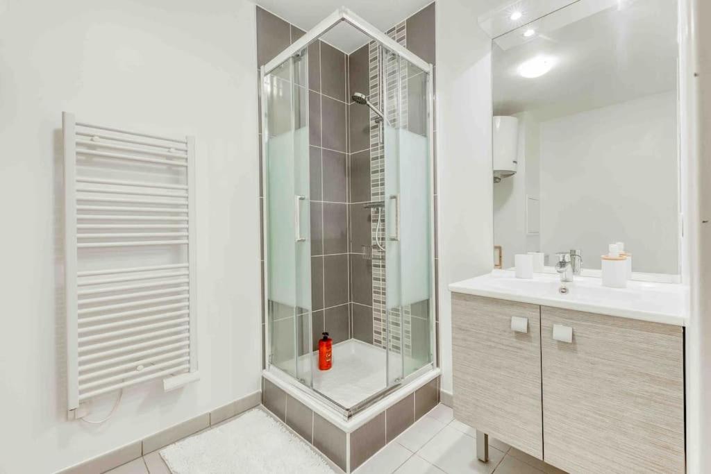 Appartement Moderne, Metro 7, Parking Et Jardin Villejuif Dış mekan fotoğraf